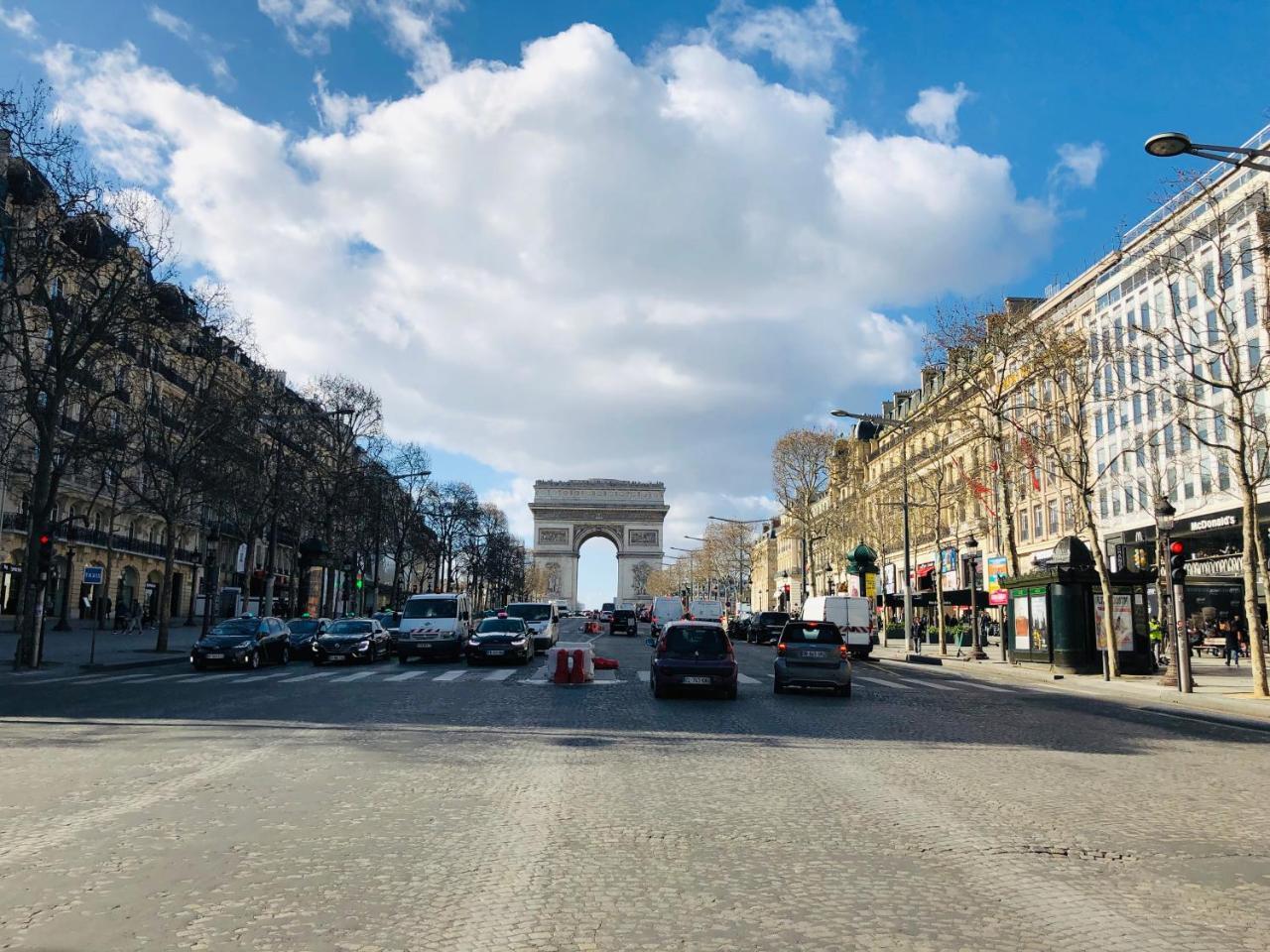 Arc De Triomphe - Foch Palace Parigi Esterno foto